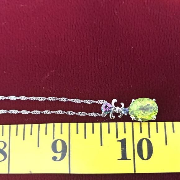 Sterling Silver Designer DK Green Peridot Stone W/ Chain - Picture 4 of 6